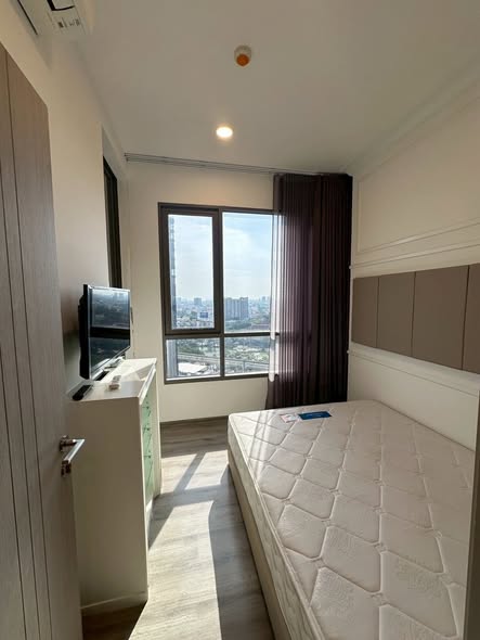 bedroom of Miti Chiva Kaset Station