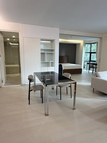 bedroom and room interior of Mode Sukhumvit 61