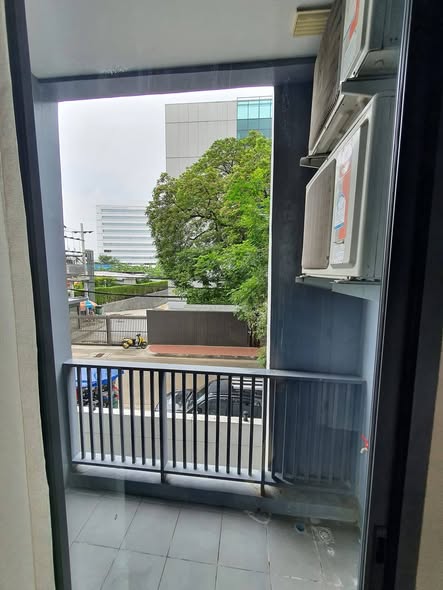 Motif Condo