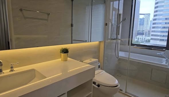bathroom of MUNIQ LANGSUAN