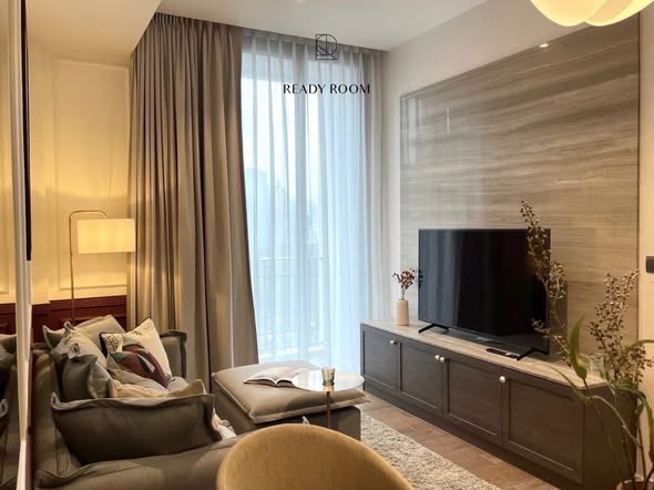 living room and bedroom of MUNIQ LANGSUAN