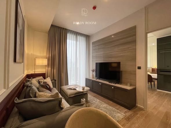 living room and bedroom of MUNIQ LANGSUAN