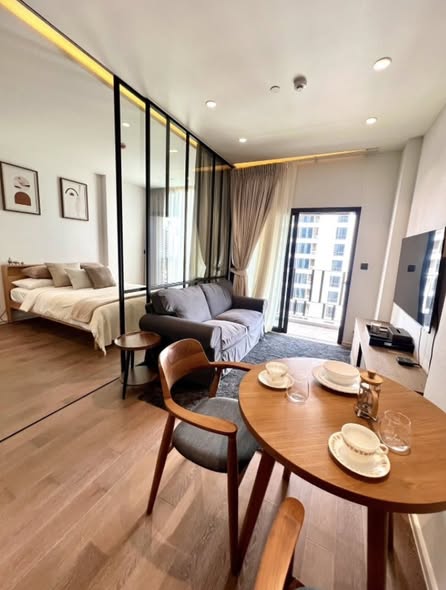 bedroom of MUNIQ Sukhumvit 23