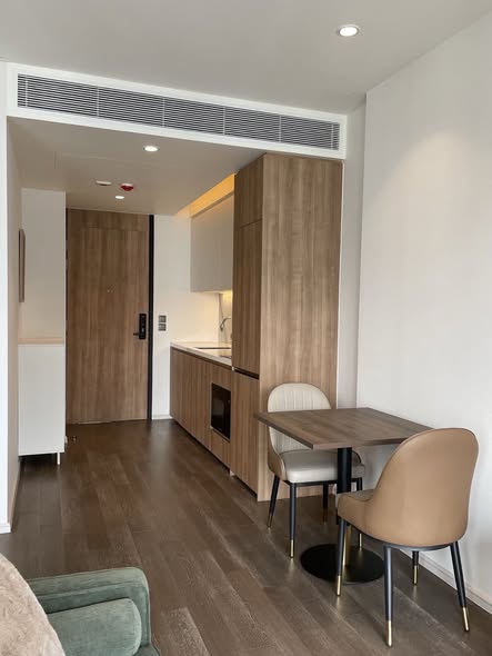 room interior of MUNIQ Sukhumvit 23