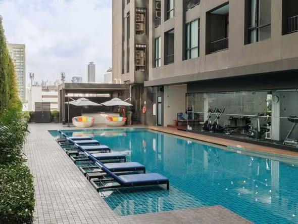 pool of Mövenpick Ekkamai Bangkok