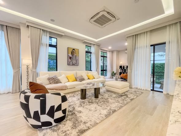bedroom and living room of Nantawan Rama 9 Srinakarin