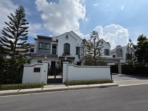 Nantawan Rama 9 Srinakarin