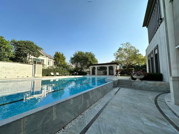 pool of Narasiri Bangna