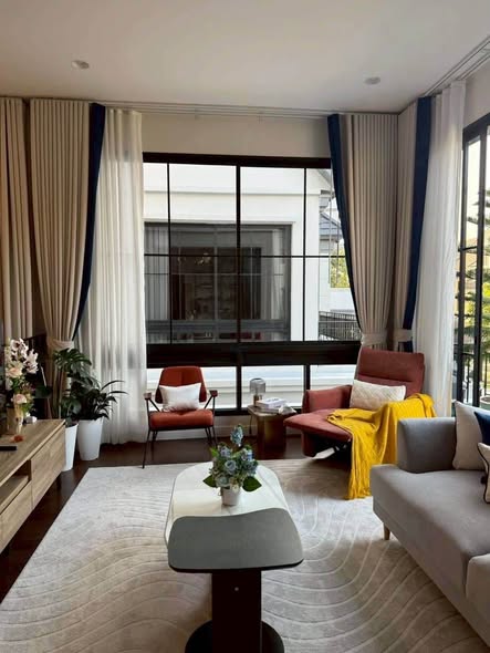 bedroom and living room of Narasiri Phahol – Watcharapol