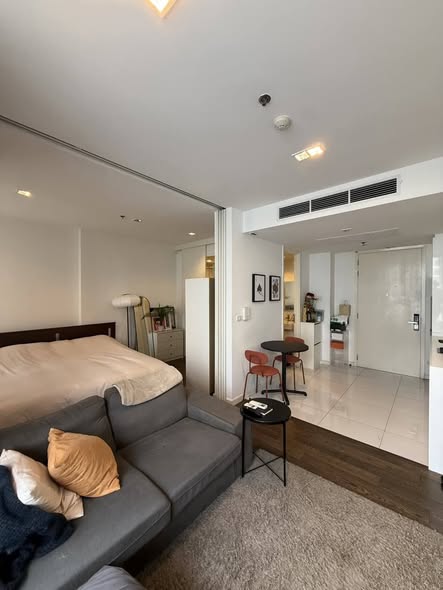bedroom and living room of Narathorn Place