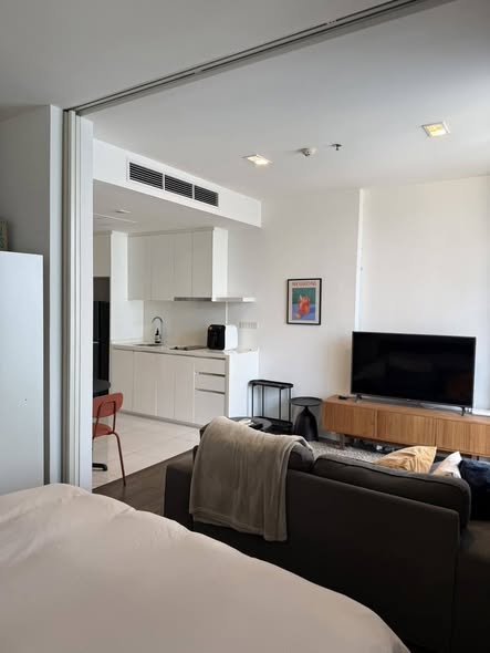 bedroom and room interior of Narathorn Place