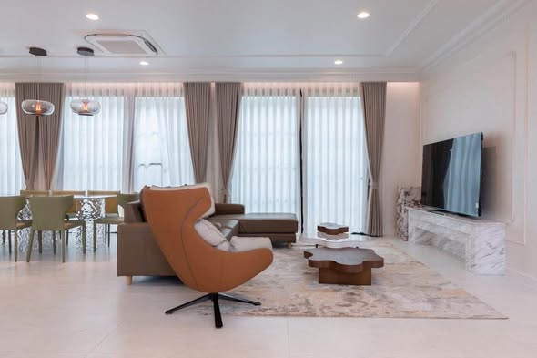 bedroom and living room of Narinsiri Krungthep Kreetha