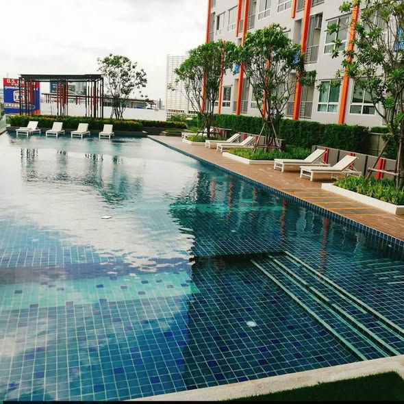 pool of Niche id Pakkret Station