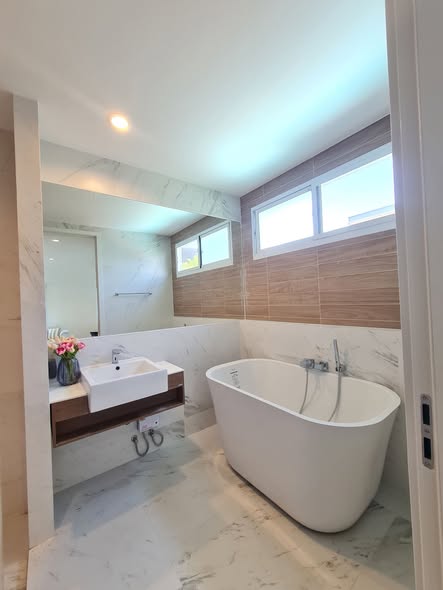 bathroom of Nirvana ABSOLUTE Krungthep Kreetha