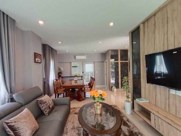 bedroom and living room of Nirvana ABSOLUTE Krungthep Kreetha