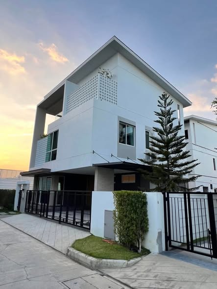 Nirvana ABSOLUTE Krungthep Kreetha