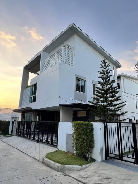 Nirvana ABSOLUTE Krungthep Kreetha