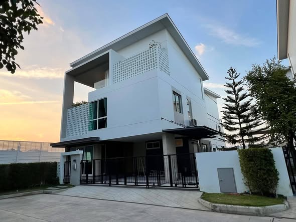 Nirvana ABSOLUTE Krungthep Kreetha