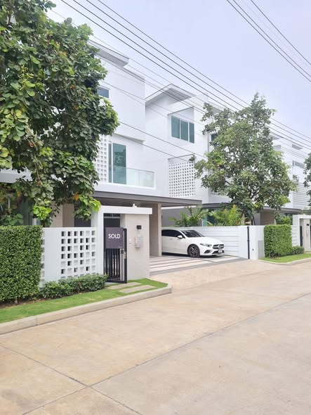 Nirvana ABSOLUTE Krungthep Kreetha