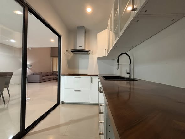 room interior and kitchen of Nirvana Define Srinakarin-Rama9