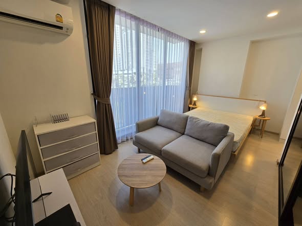 bedroom and living room of Noble Ambience Sukhumvit 42