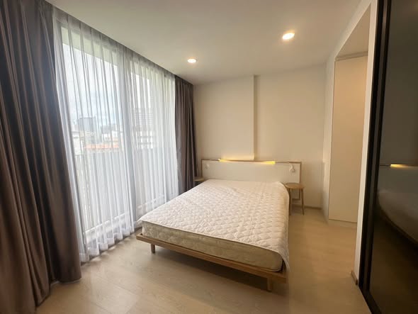 bedroom and room interior of Noble Ambience Sukhumvit 42