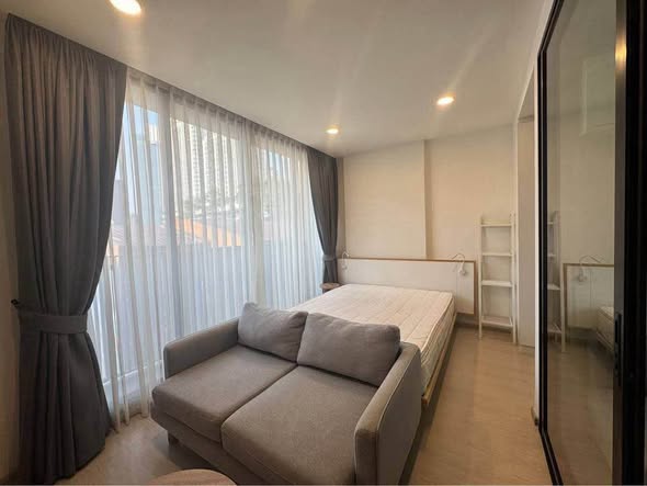 bedroom and room interior of Noble Ambience Sukhumvit 42