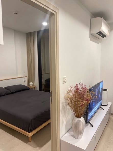 bedroom and room interior of Noble Ambience Sukhumvit 42