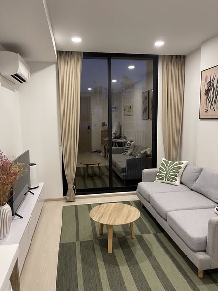 living room and bedroom of Noble Ambience Sukhumvit 42