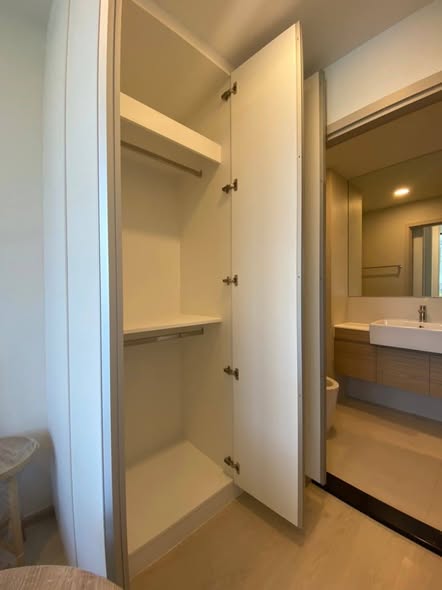 room interior of Noble Ambience Sukhumvit 42