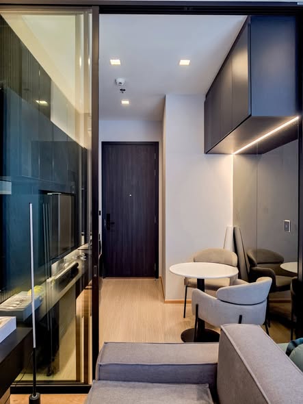 living room and room interior of Noble Around Ari