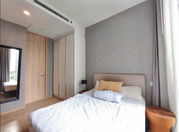 bedroom and room interior of Noble BE 19