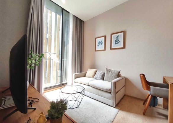 living room and bedroom of Noble BE 19