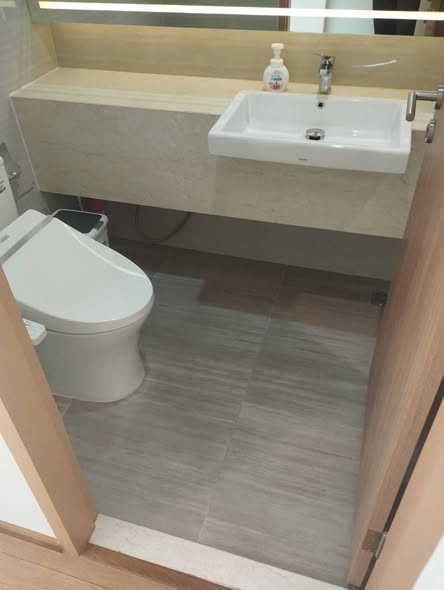 bathroom of Noble BE33