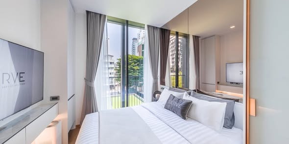 bedroom of Noble BE33