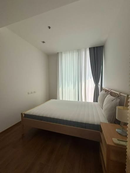 bedroom of Noble BE33