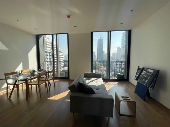 living room of Noble BE33