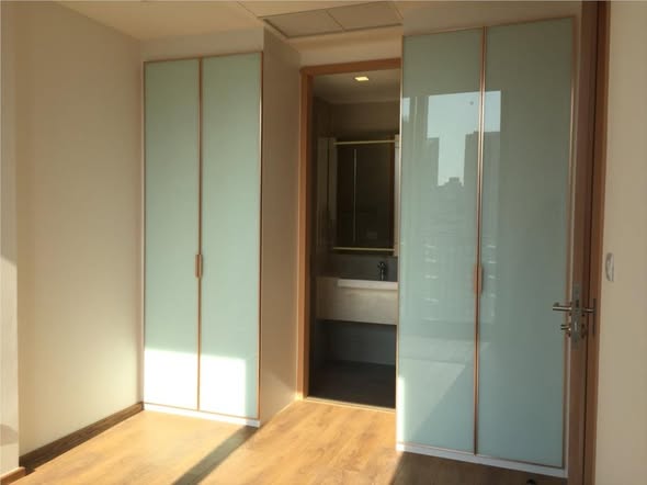 room interior of Noble BE33