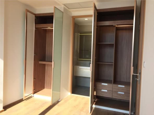room interior of Noble BE33