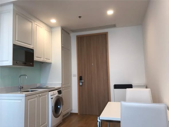 room interior of Noble BE33