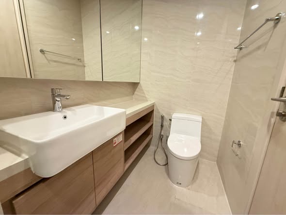 bathroom of Noble Form Thonglor โนเบิล ฟอร์ม ทองหล่อ
