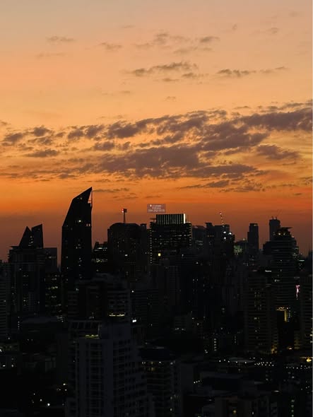 Noble Form Thonglor โนเบิล ฟอร์ม ทองหล่อ