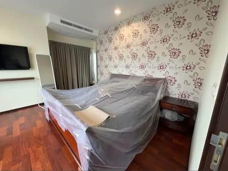 bedroom of Noble Ora