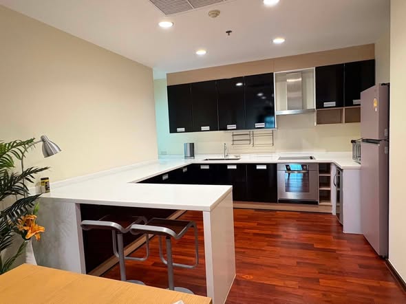 kitchen of Noble Ora