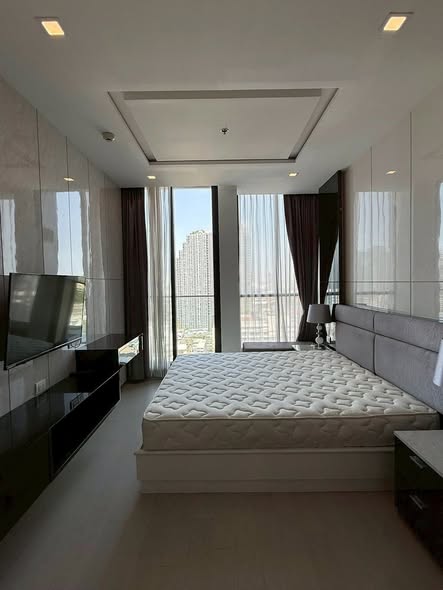 bedroom of Noble Ploenchit