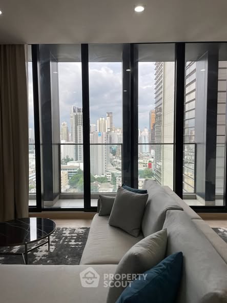 Noble Ploenchit