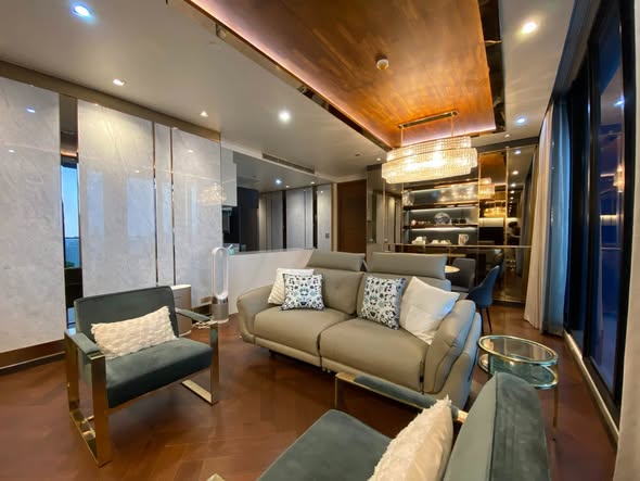 living room and bedroom of Noble Ploenchit
