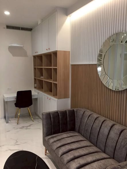 room interior and bathroom of Noble Ploenchit