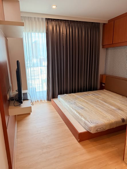 bedroom of Noble Reflex