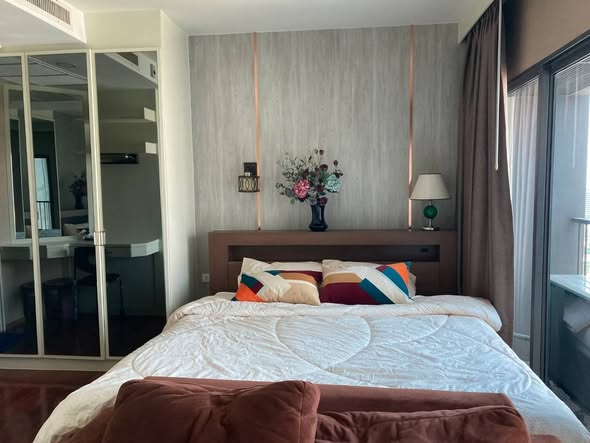 bedroom and room interior of Noble Remix